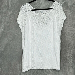 Liz Claiborne 4X Short Top White Geometric Short Sleeve Scoop Neck Lace Over
